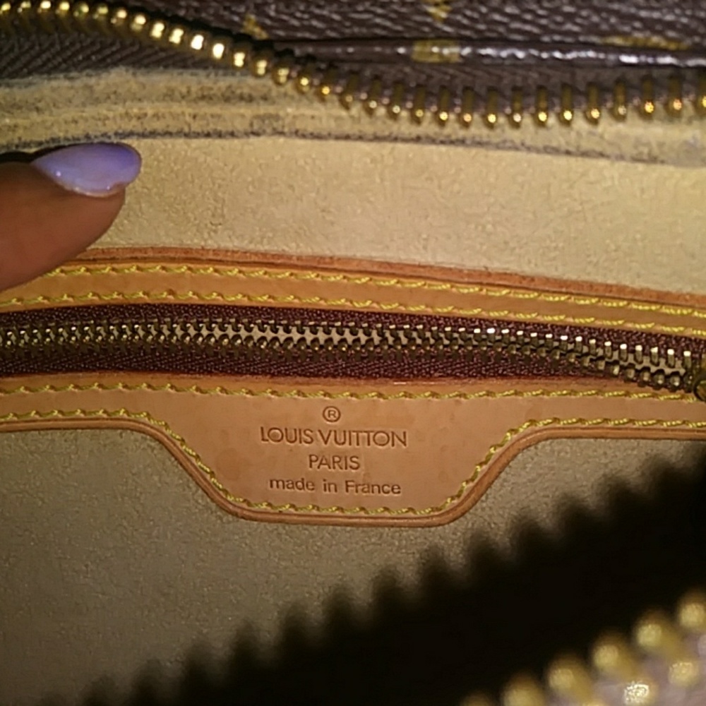 LV purse